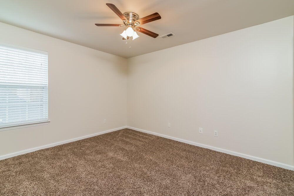 4-Bed Rental on 1864 Devon Dr photo 12