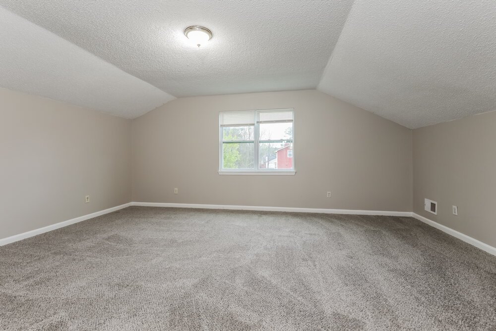 4-Bed Rental on 1367 Misty Ridge photo 12