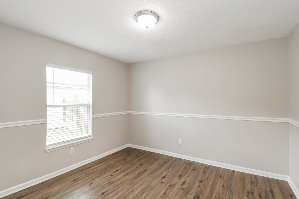 4-Bed Rental on 1706 Foggy Day photo 12