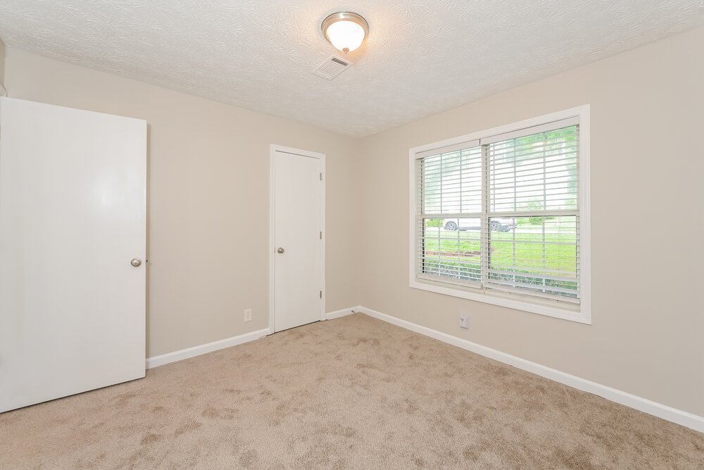3-Bed Rental on 5406 Cindy Ln photo 12