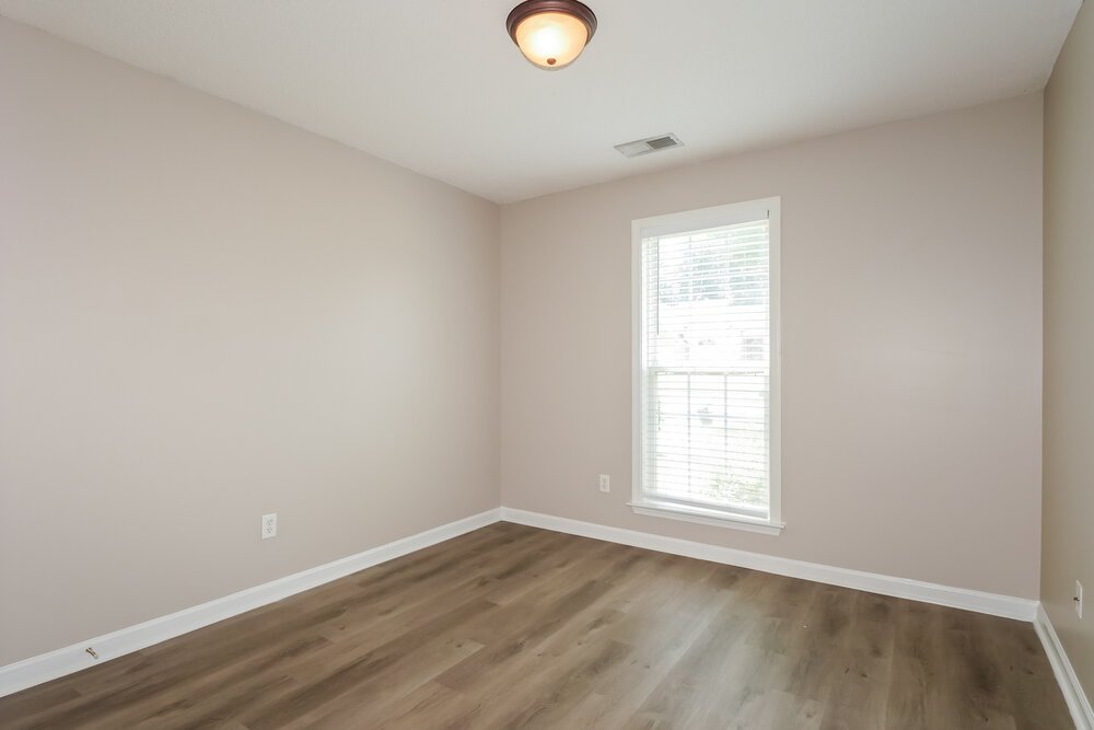 3-Bed Rental on 10050 Bloomsbury Ave photo 12