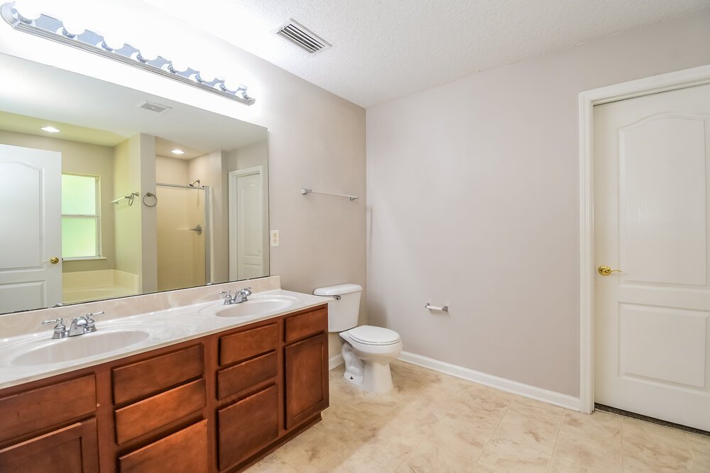 4-Bed Rental on 1179 Morning Light photo 12