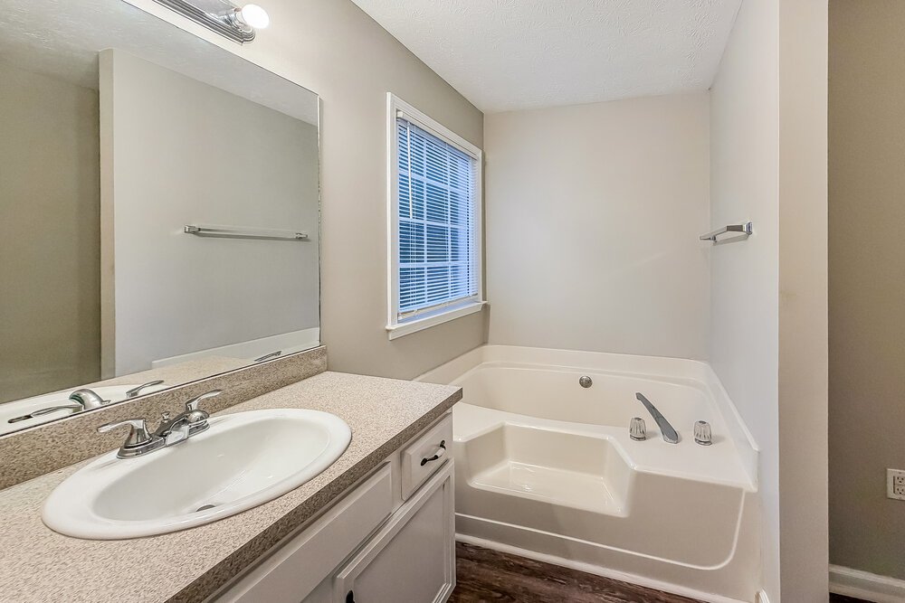 3-Bed Rental on 140 Loxley Ct photo 12