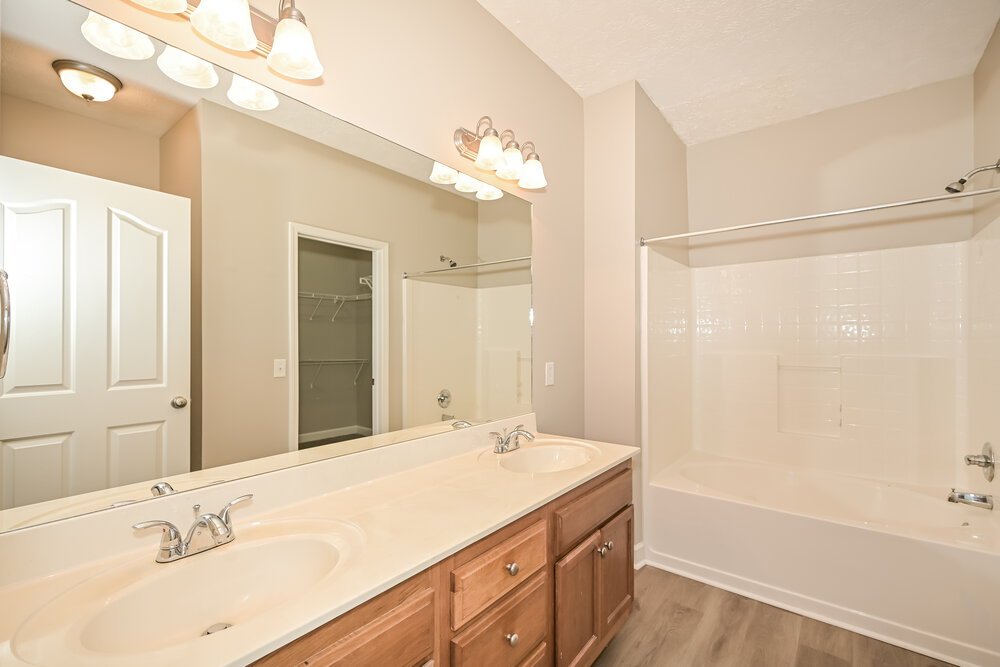 3-Bed Rental on 1448 Jeter Way photo 12
