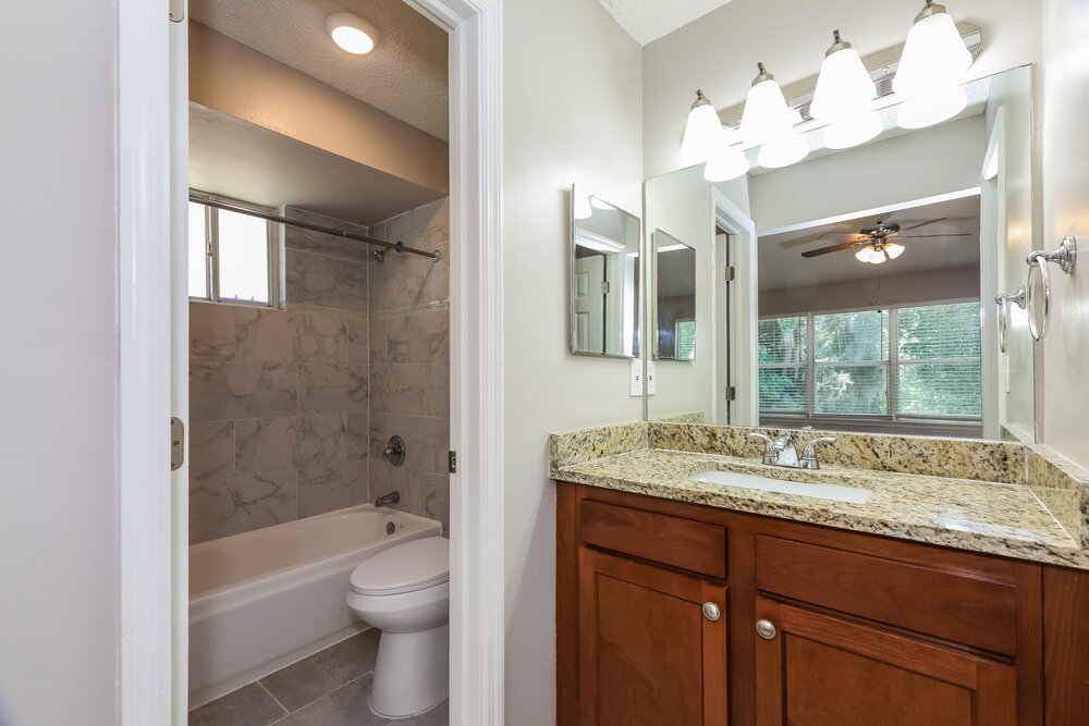 3-Bed Rental on 282 Aquarius Cir photo 12