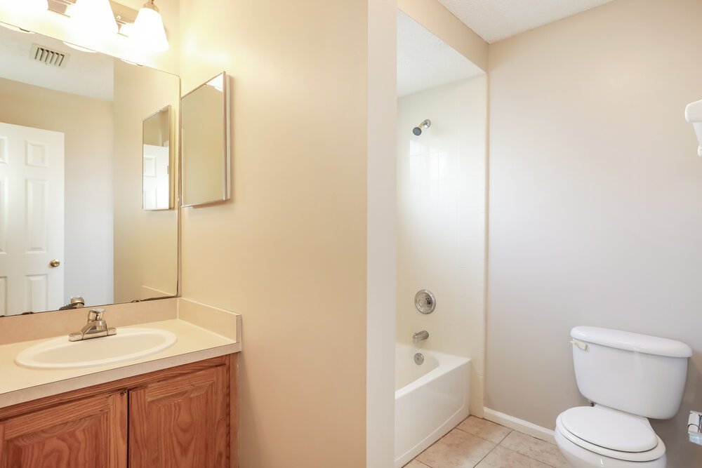 4-Bed Rental on 1371 Summerbrook Dr photo 12