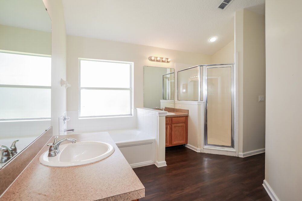 4-Bed Rental on 3460 Live Oak photo 12
