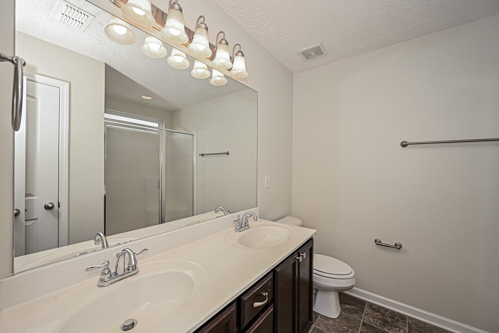 3-Bed Rental on 3524 Oval Hesson photo 12