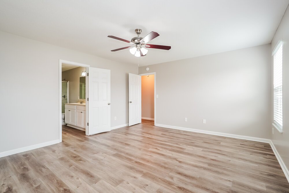4-Bed Rental on 7500 Willow Leaf photo 12