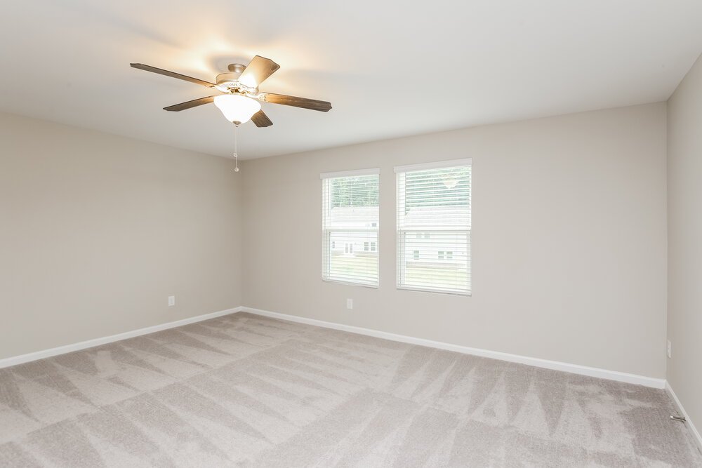 4-Bed Rental on 50 Hyde Park photo 12