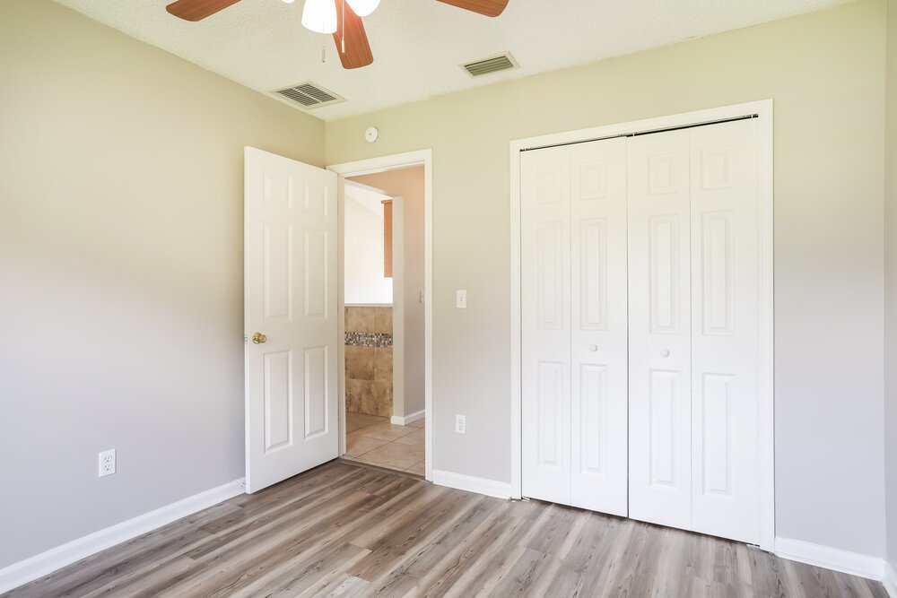 4-Bed Rental on 1371 Summerbrook Dr photo 13