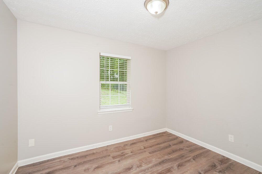 3-Bed Rental on 915 Walnut Creek photo 13