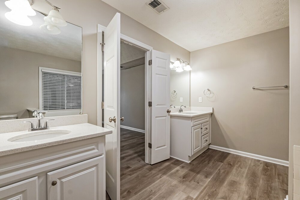 4-Bed Rental on 1910 Meadowchase Ct photo 13