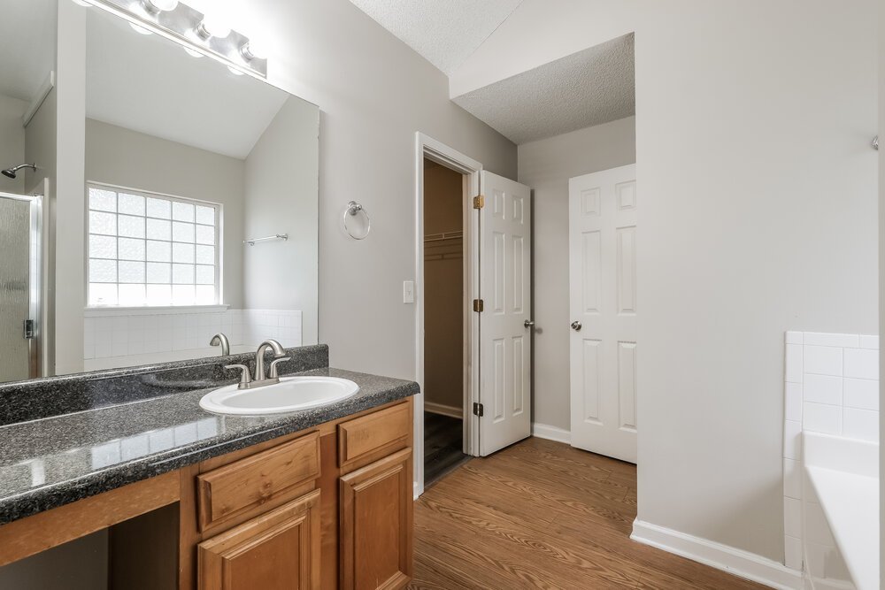 4-Bed Rental on 3038 Summer Breeze photo 13
