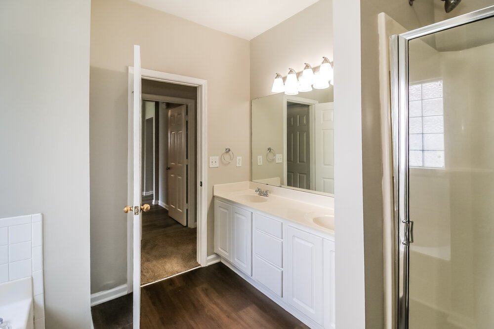 4-Bed Rental on 618 Brookwater Dr photo 13