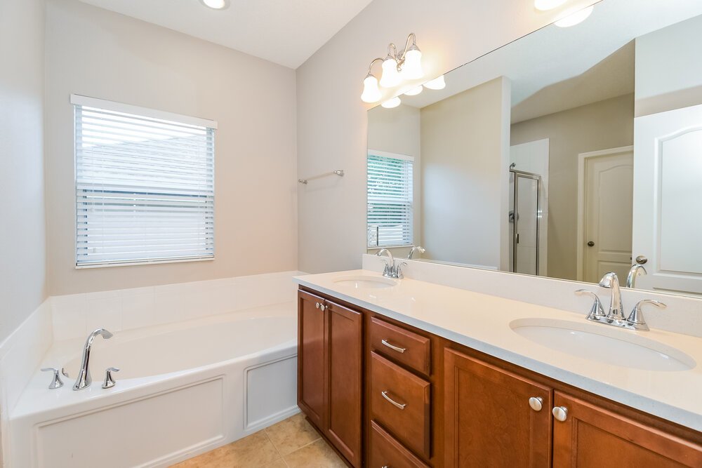 4-Bed Rental on 2325 Creekfront Dr photo 13
