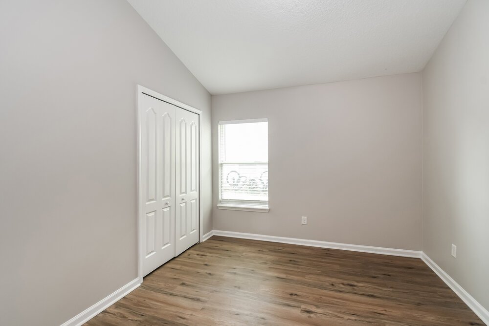 4-Bed Rental on 1706 Foggy Day photo 14