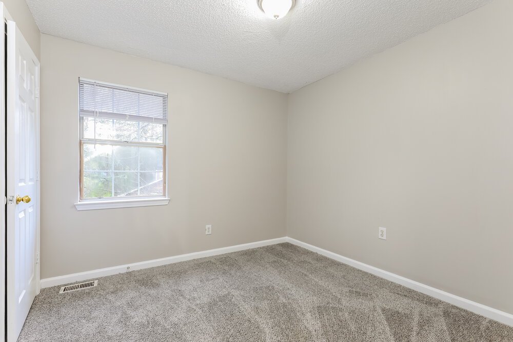 4-Bed Rental on 1367 Misty Ridge photo 14