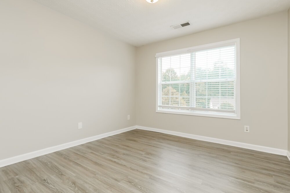 5-Bed Rental on 95 Cliff View photo 14