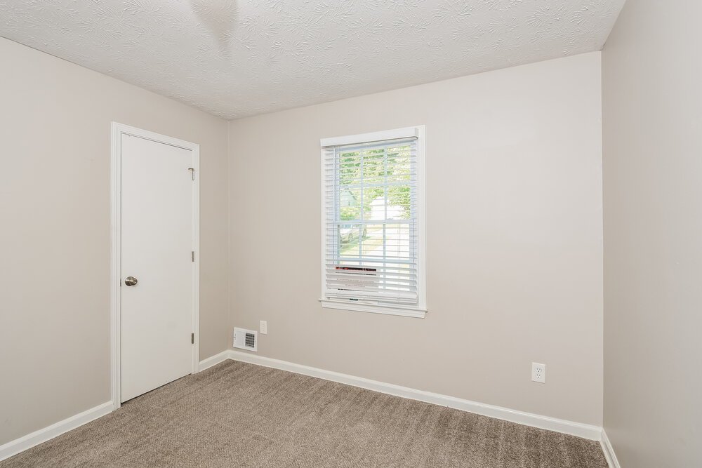 3-Bed Rental on 1471 Daniel Ln photo 14