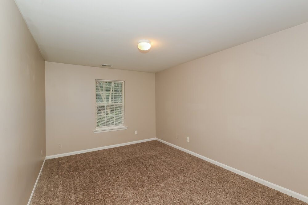3-Bed Rental on 713 Celeste Ln photo 14