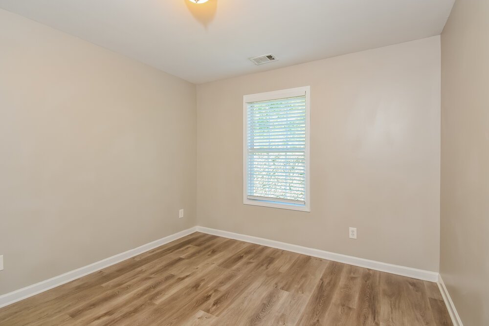 3-Bed Rental on 242 Derby Ct photo 14