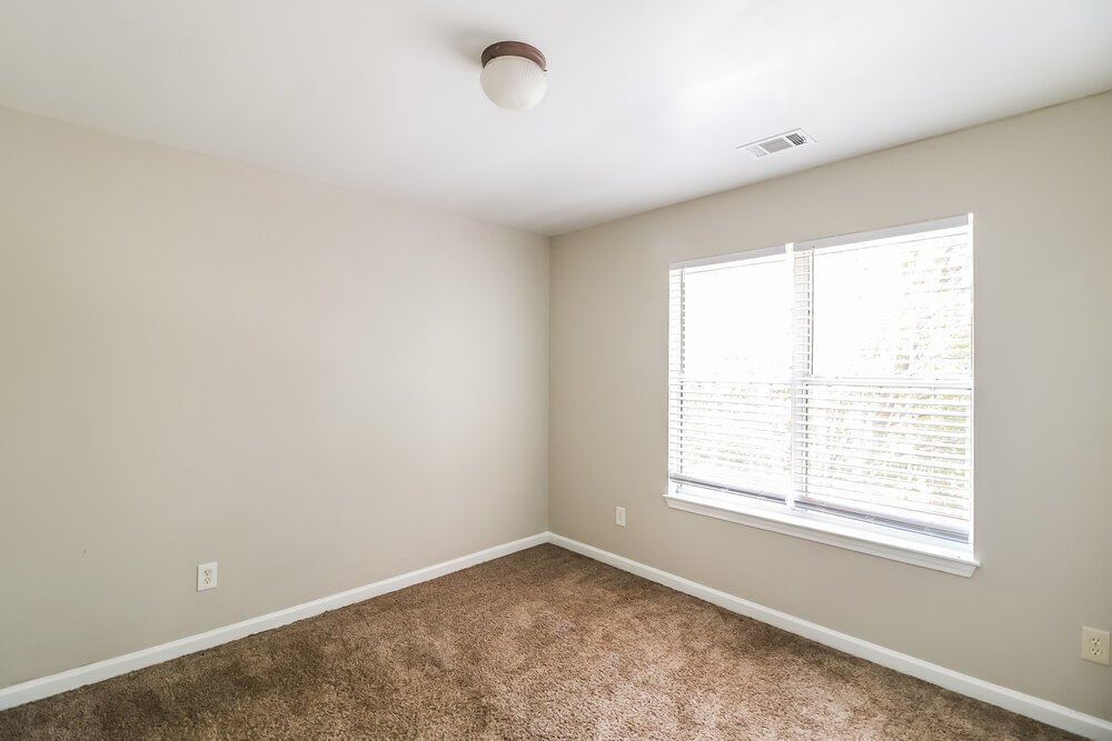 4-Bed Rental on 618 Brookwater Dr photo 14