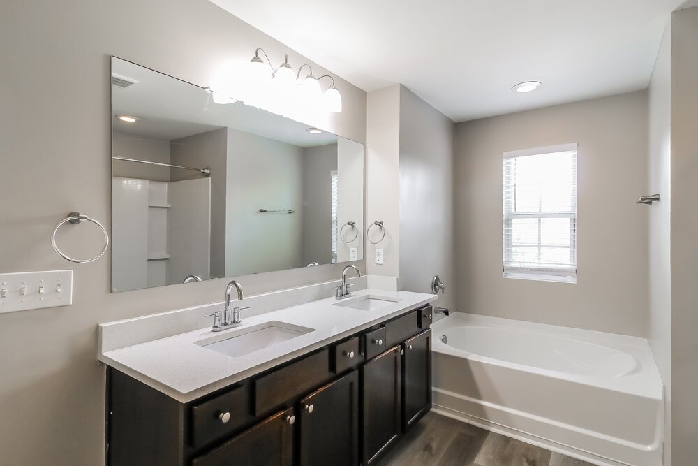 5-Bed Rental on 207 Shaker Hollow photo 14