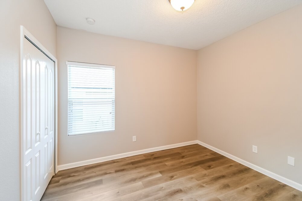 4-Bed Rental on 2325 Creekfront Dr photo 14