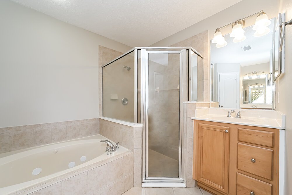 4-Bed Rental on 3017 Captiva Bluff photo 14
