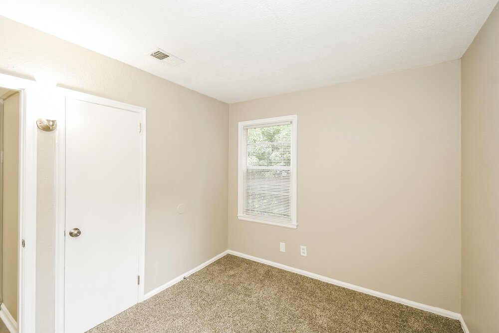 3-Bed Rental on 1031 Bunker Hill photo 14
