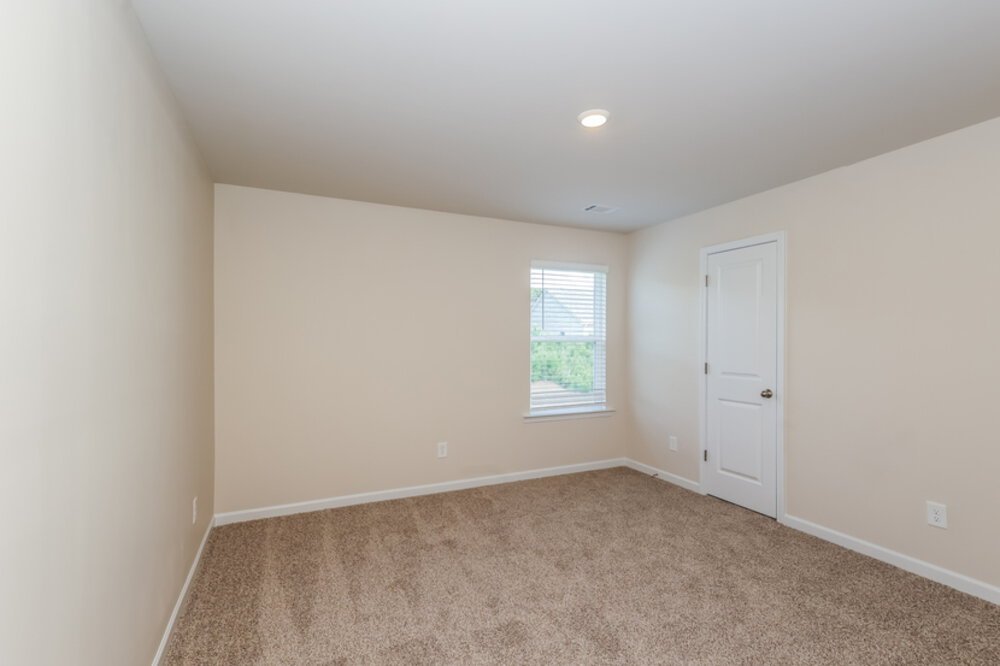 3-Bed Rental on 660 Mackenzie Cv photo 14