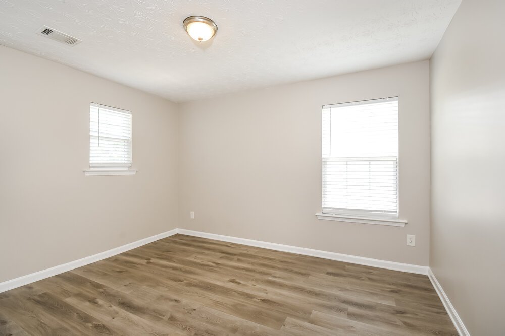 3-Bed Rental on 2110 Valley Creek photo 14