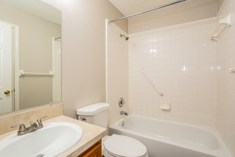 4-Bed Rental on 3268 Avalon Dr photo 15