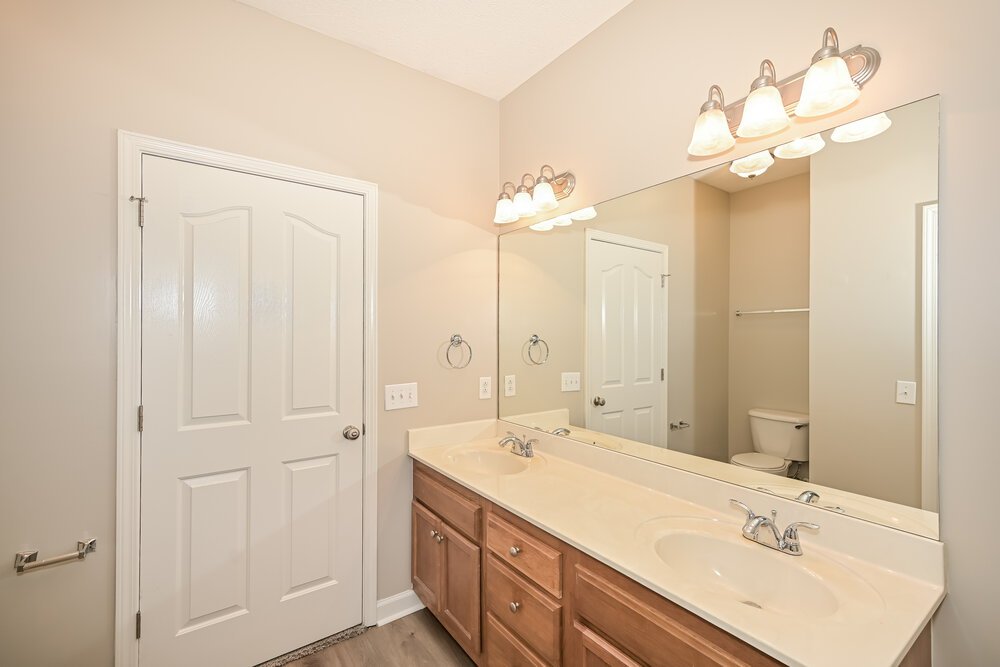 3-Bed Rental on 1448 Jeter Way photo 15