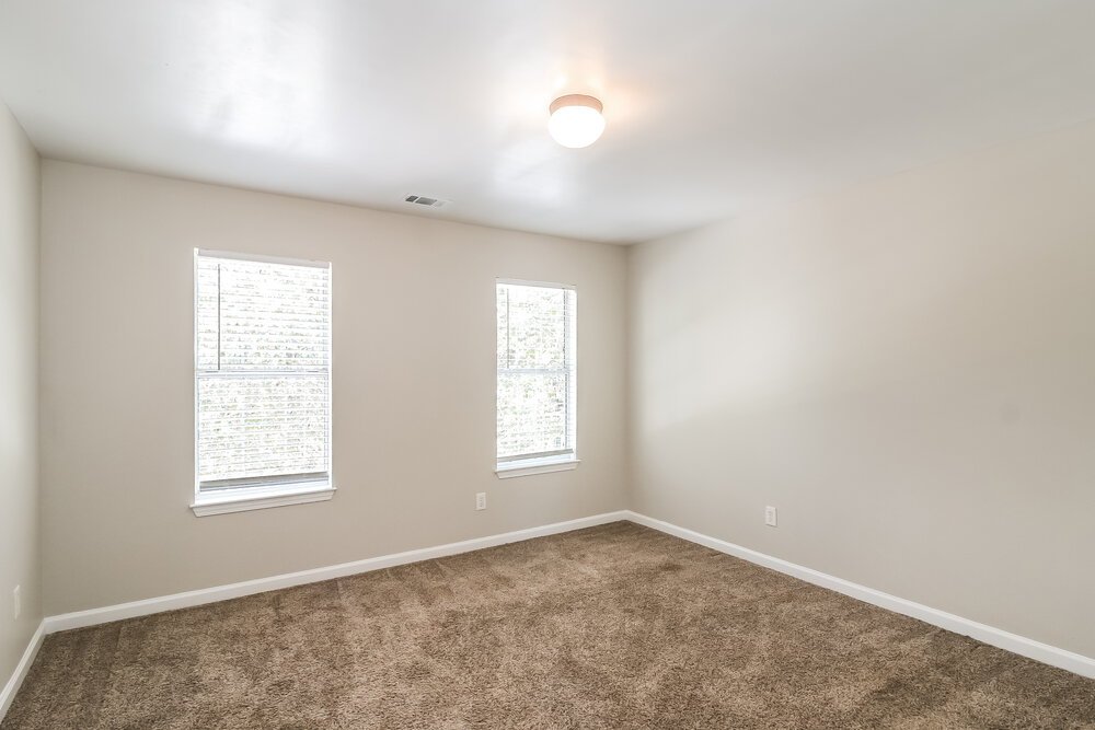 4-Bed Rental on 618 Brookwater Dr photo 15