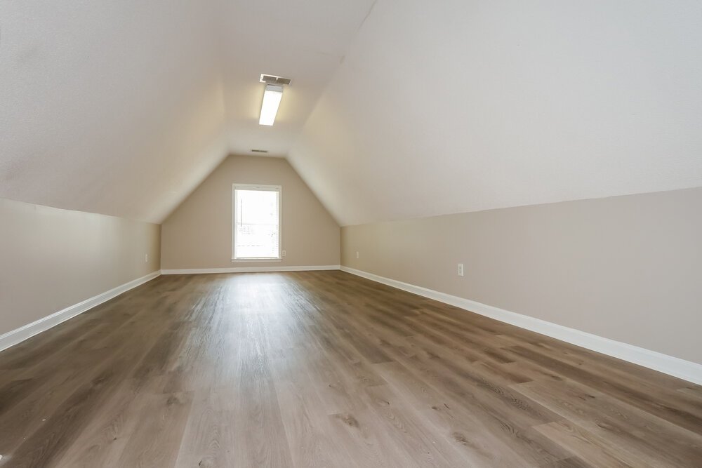 3-Bed Rental on 10050 Bloomsbury Ave photo 15