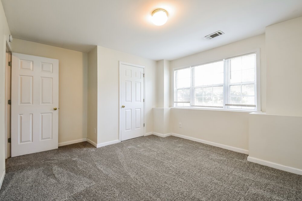 4-Bed Rental on 976 Masters Lane photo 15