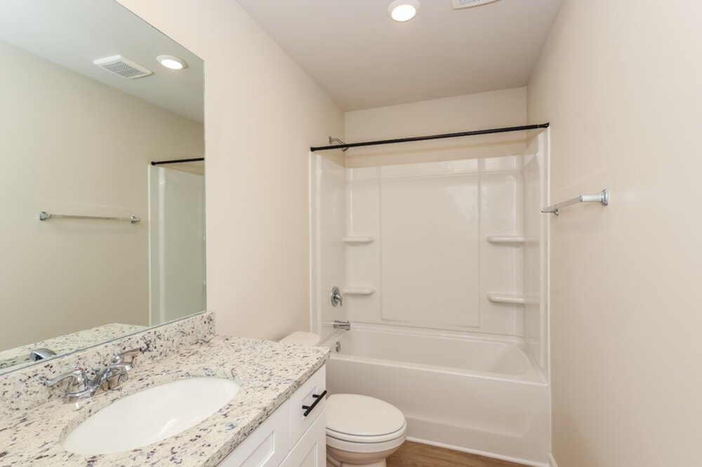 3-Bed Rental on 660 Mackenzie Cv photo 15