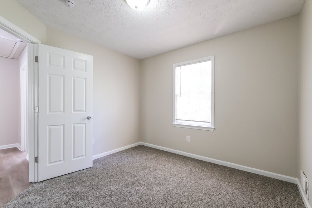 3-Bed Rental on 1325 Burning Bush photo 15