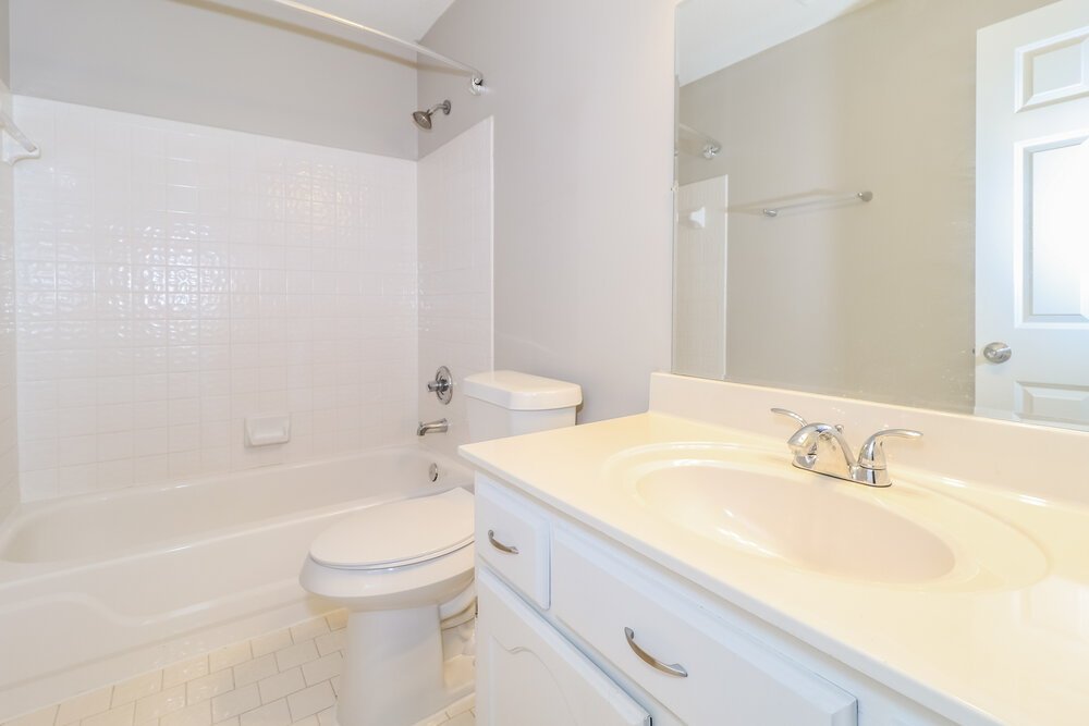 4-Bed Rental on 300 N Ericson photo 15