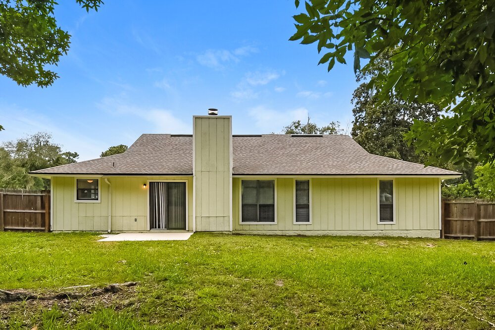 3-Bed Rental on 6267 Island Forest photo 15