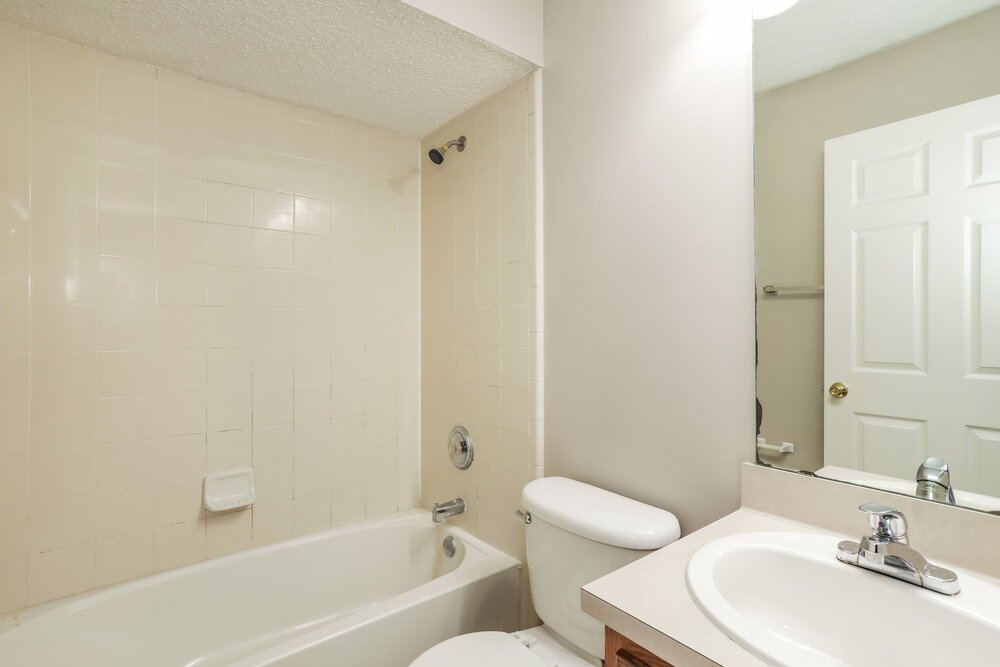 4-Bed Rental on 1371 Summerbrook Dr photo 16