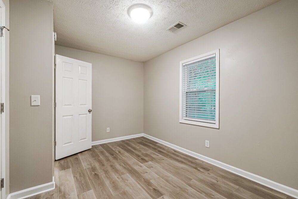 4-Bed Rental on 1910 Meadowchase Ct photo 16