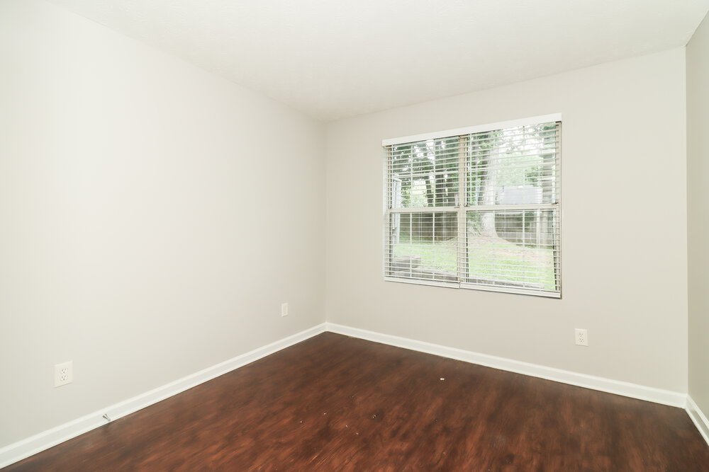 4-Bed Rental on 1799 Killarney Dr photo 16