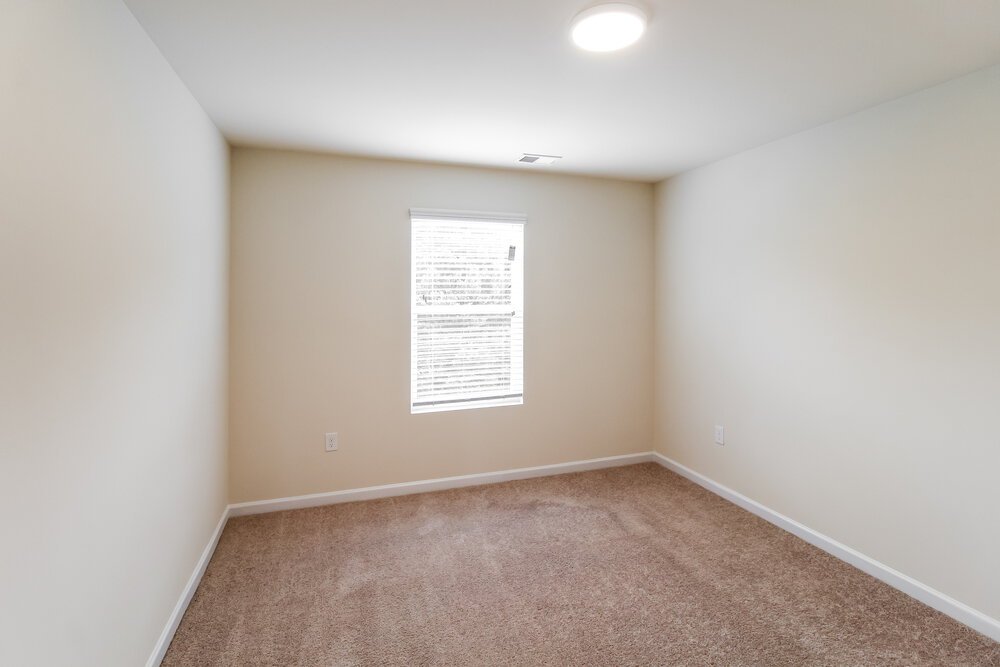 4-Bed Rental on 295 Hamilton Pointe photo 16