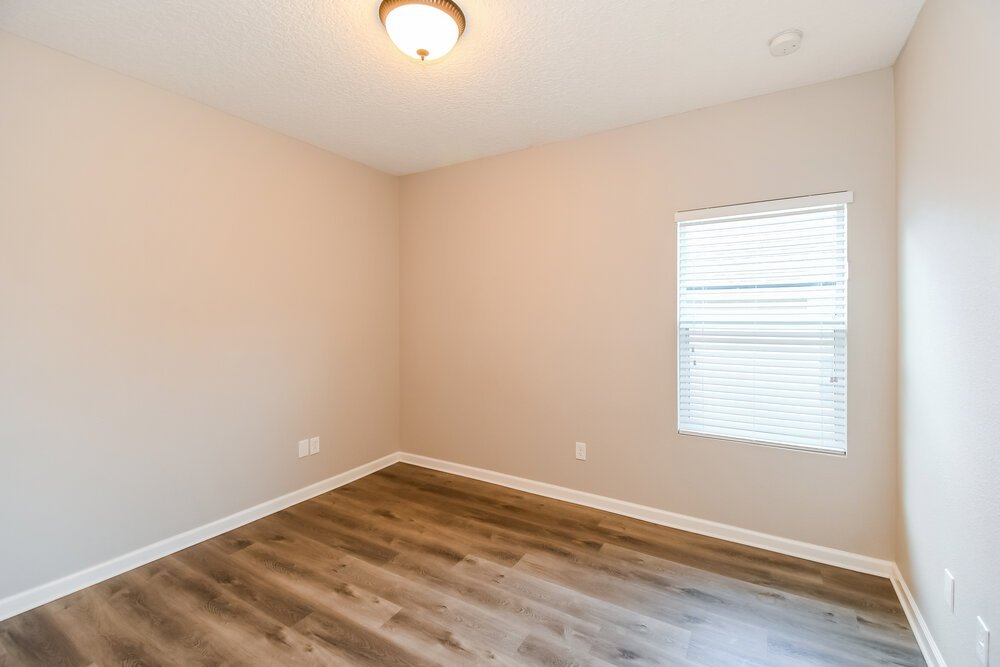 4-Bed Rental on 2325 Creekfront Dr photo 16