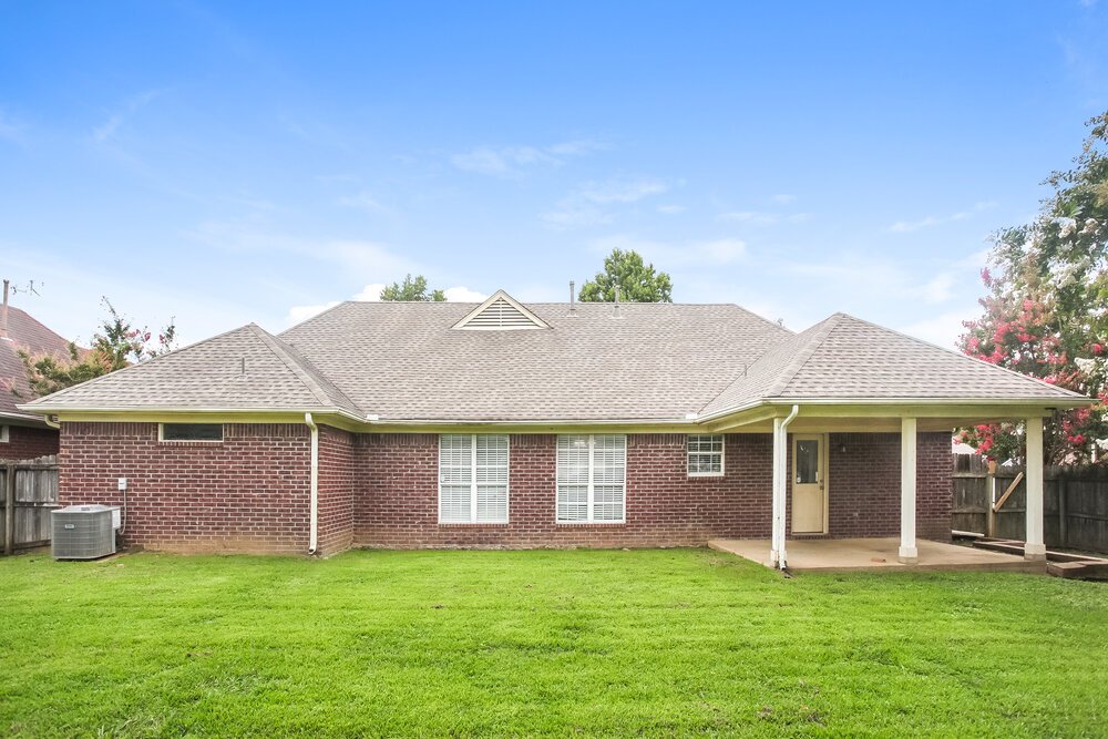 3-Bed Rental on 6906 Greyhawk Cv photo 16