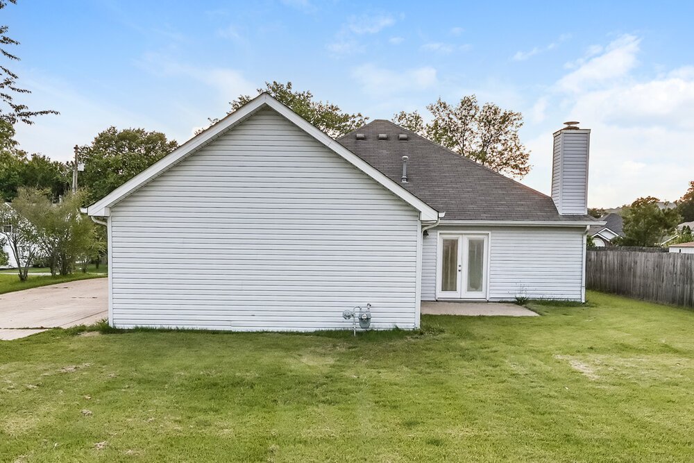 3-Bed Rental on 2204 Joann Dr photo 16