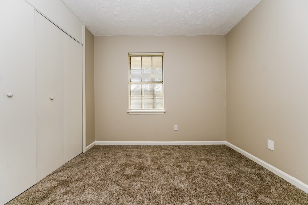 3-Bed Rental on 119 Adrian Dr photo 17